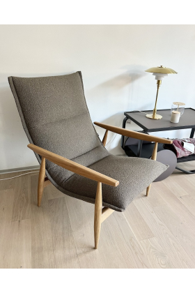 Adea Tao Lounge Chair - Oak-Orsetto 711 - Exhibit